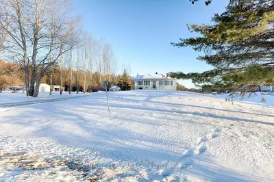 1315 SUTHERLAND Road, Whitewater Region, ON K0J 1K0