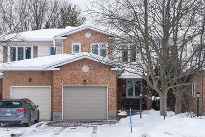 27 RAVENSCROFT Court, Stittsville - Munster - Richmond, ON K2S 1R3