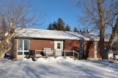 126 LLOYDALEX Crescent, Stittsville - Munster - Richmond, ON K2S 1A2