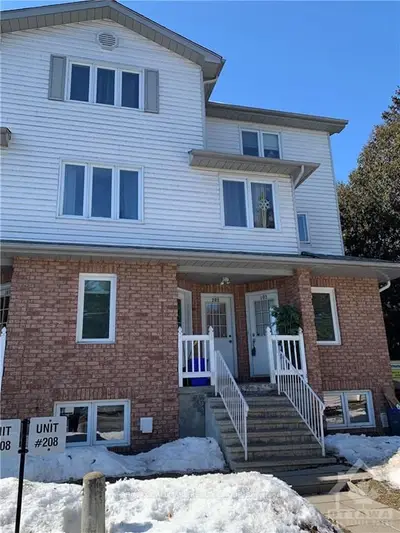 299 CASTOR Street 209, Russell, ON K4R 1E9