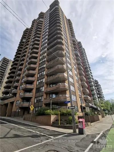 556 LAURIER Avenue W 1504, Ottawa Centre, ON K1R 7X2