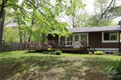 121 BAIRD Street, Constance Bay - Dunrobin - Kilmaurs - Woodlawn, ON K0A 3M0