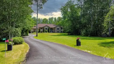 23 KIMINI Drive, Stittsville - Munster - Richmond, ON K2S 1S6