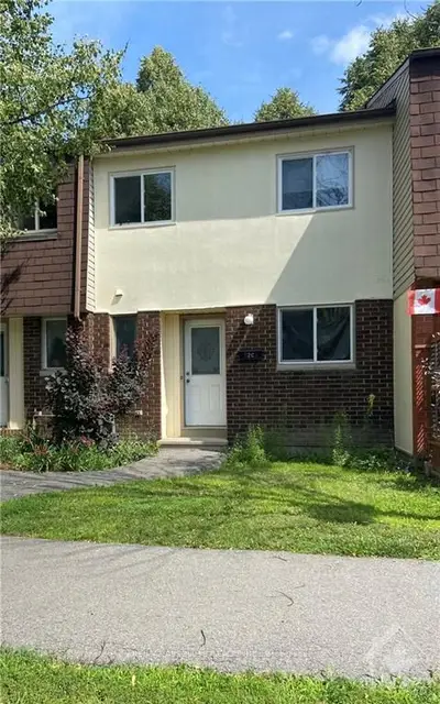 2C SEYTON Drive, Bells Corners and South to Fallowfield, ON K2H 8W8