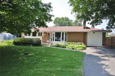 12 FOOTHILLS Drive, Bells Corners and South to Fallowfield, ON K2H 6K3