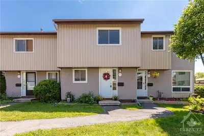 352 WOODFIELD Drive, Tanglewood - Grenfell Glen - Pineglen, ON K2G 3W9