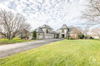 1054 TOMKINS FARM Crescent, Greely - Metcalfe - Osgoode - Vernon and Area, ON K4P 1M5