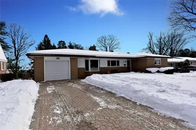 21 FAIRKNOWE Drive, Brockville, ON K6V 1J6