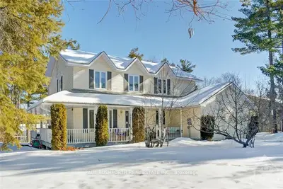 12 WOODLAND Drive, McNab/Braeside, ON K0A 1G0