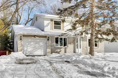 2037 MAYWOOD Street, Elmvale Acres and Area, ON K1G 1E8