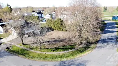 20 CALDWELL Drive, South Dundas, ON K0E 1K0