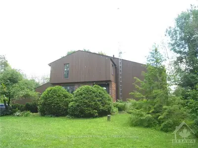 300 ARCAND Road, North Grenville, ON K0G 1J0