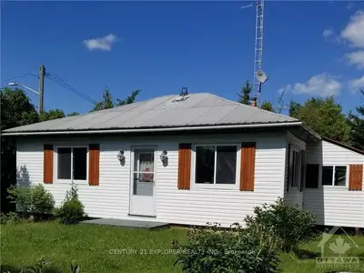 3381 COUNTY ROAD 23 Road, North Glengarry, ON K0B 1H0