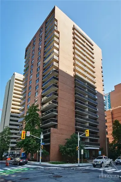 475 LAURIER Avenue W 1603, Ottawa Centre, ON K1R 7X1