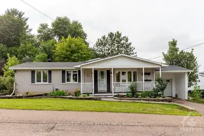 8 COWLEY Street, Whitewater Region, ON K0J 1K0
