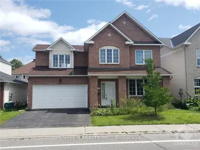 104 B CRAIG HENRY Drive, South of Baseline to Knoxdale, ON K2G 6L8