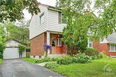 1071 BAKERVALE Drive, Carlington - Central Park, ON K1Z 6P1