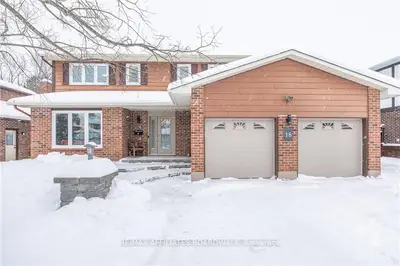 18 BEECHFERN Drive, Stittsville - Munster - Richmond, ON K2S 1E3