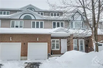 32 HUNTERS GLEN Crescent, Hunt Club - South Keys and Area, ON K1T 3P9