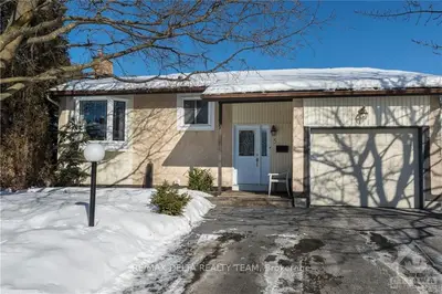 5 Lansfield Way W, Tanglewood - Grenfell Glen - Pineglen, ON K2G 3V7