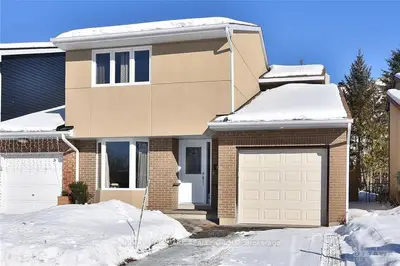 2560 HUNTERS POINT Crescent, Blossom Park - Airport and Area, ON K1T 2A2