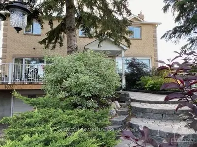 1073 DAKOTA Avenue, Elmvale Acres and Area, ON K1G 2W1