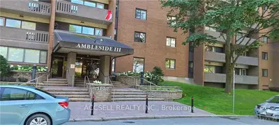 1100 AMBLESIDE Drive 102, Woodroffe, ON K2B 8G6
