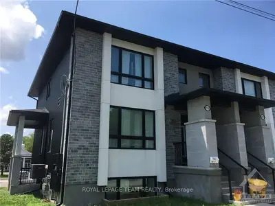 550 BRUNEL Street 2, Manor Park - Cardinal Glen and Area, ON K1K 2G6