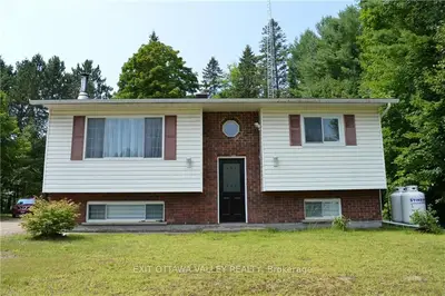 32467 HIGHWAY 17, Laurentian Hills, ON K0J 1P0