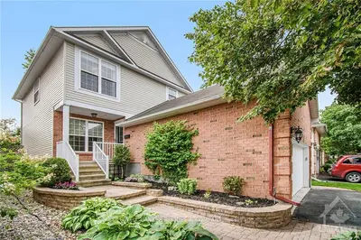 42 CASTLEFIELD Avenue, Stittsville - Munster - Richmond, ON K2S 1E5
