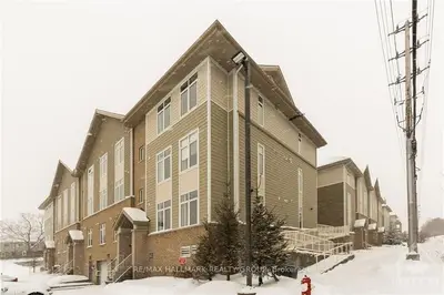 849 BLACKCOMB C, Elmvale Acres and Area, ON K1G 4E4