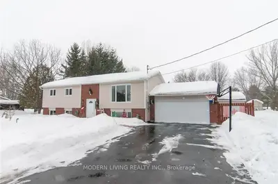 5464 TAYLOR Way, Greely - Metcalfe - Osgoode - Vernon and Area, ON K0A 2W0