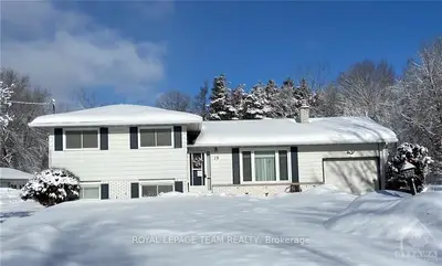 15 KHYMER Court, Bells Corners and South to Fallowfield, ON K2R 1E4