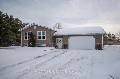1771 SANDY BEACH Road, Laurentian Valley, ON K8A 6W8