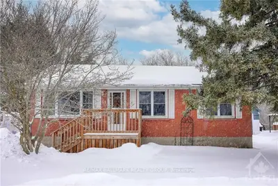 22 EDGEWOOD Avenue, Brockville, ON K6V 1T6