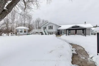 1075 LAKE DORE Road, North Algona Wilberforce, ON K0J 1X0