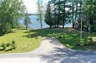 458 GREENWAY Drive, Whitewater Region, ON K0J 2L0