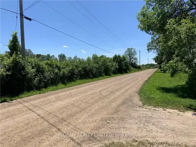2002 Fairview Road, Rideau Lakes, ON K0G 1E0