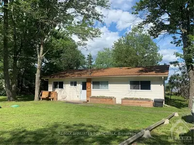 122 LANE Street, Constance Bay - Dunrobin - Kilmaurs - Woodlawn, ON K0A 3M0