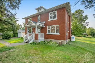 2366 FITZROY Street, Carp - Dunrobin - Huntley - Fitzroy and Area, ON K0A 1X0