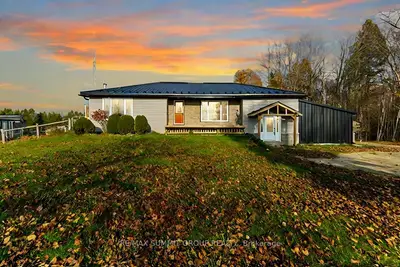 Detached in Grey Highlands