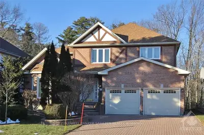 6174 RAVINE Way, Orleans - Convent Glen and Area, ON K1C 7E9