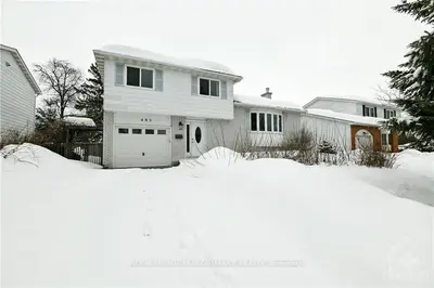 405 PHOENIX Crescent, Orleans - Cumberland and Area, ON K1E 1V6