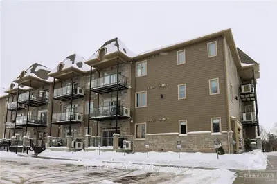 200 EQUINOX Drive 109, Russell, ON K0A 1W0
