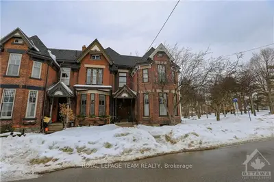 60 JAMES Street E, Brockville, ON K6V 1K4