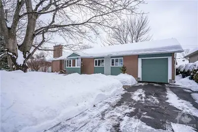 666 ROWANWOOD Avenue, Carlingwood - Westboro and Area, ON K2A 3E4
