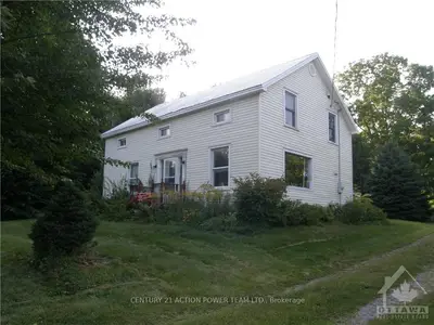 15725 COUNTY RD 9 Road, North Stormont, ON K0C 1G0