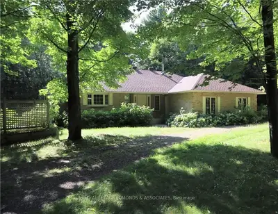 97 RAHNS Road, Laurentian Valley, ON K8A 6W8