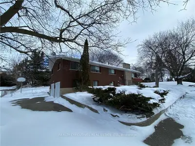 241 Brockville Street, Smiths Falls, On K7a 3z5