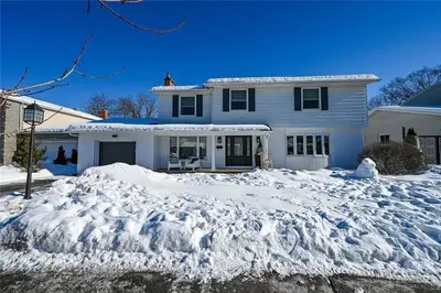 2057 DELMAR Drive, Alta Vista and Area, ON K1H 5P6